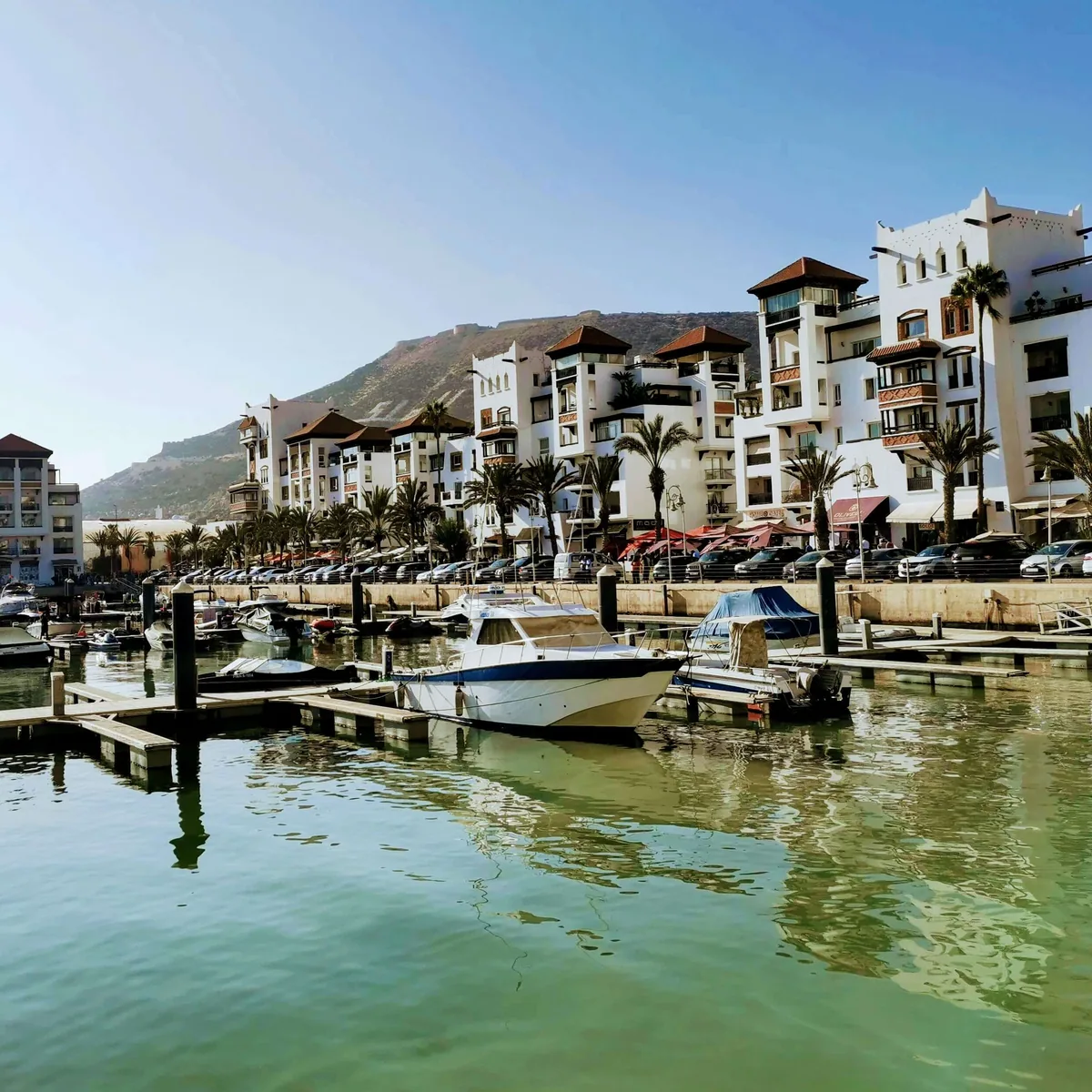 Boote in der Marina von Agadir unterhalb des Kasbah-Hügels, wenige Fahrminuten vom Flughafen